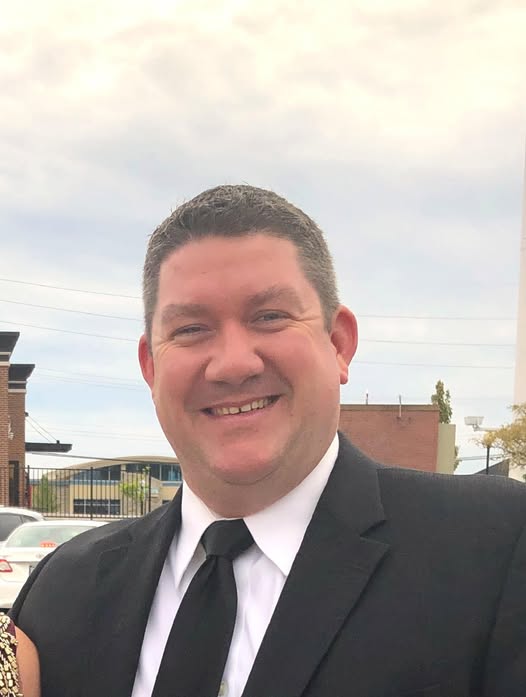 You are currently viewing Chris Bradshaw Kirkwood, MO Obituary: A Beloved Kirkwood Father Has Passed Away